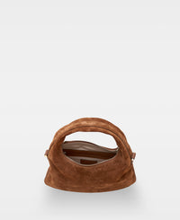 TRACY lille skuldertaske - Suede Cognac