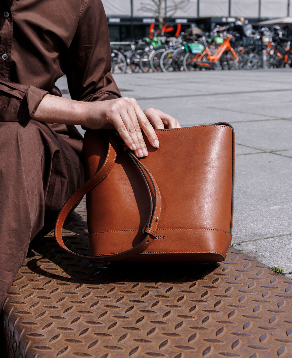 DECADENT COPENHAGEN EDITH small bucket bag Crossbody tasker Vegetal Cognac
