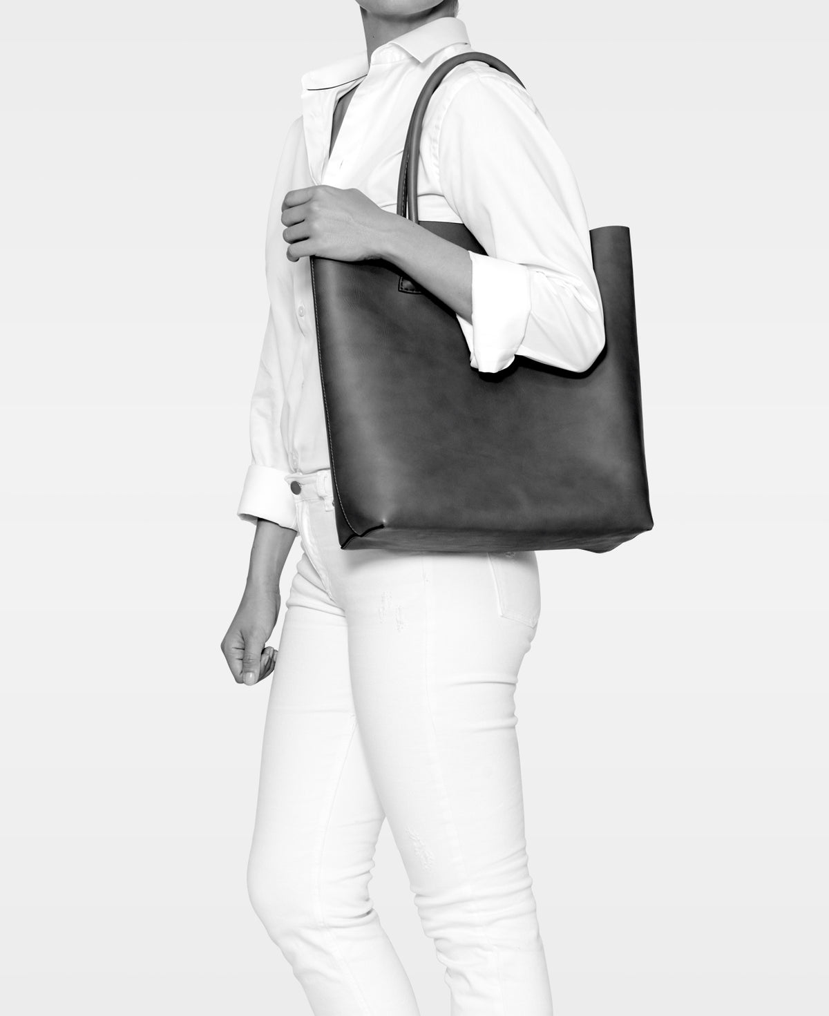 DECADENT COPENHAGEN ELSA plain tote Totes Black